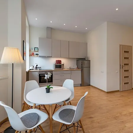 Apartment Freedom Avenue By Polo