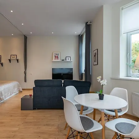 Freedom Avenue By Polo Apartment *