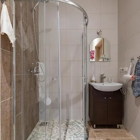 Freedom Avenue By Polo Kowno