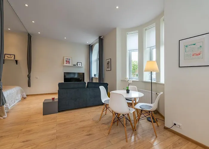 Freedom Avenue By Polo *